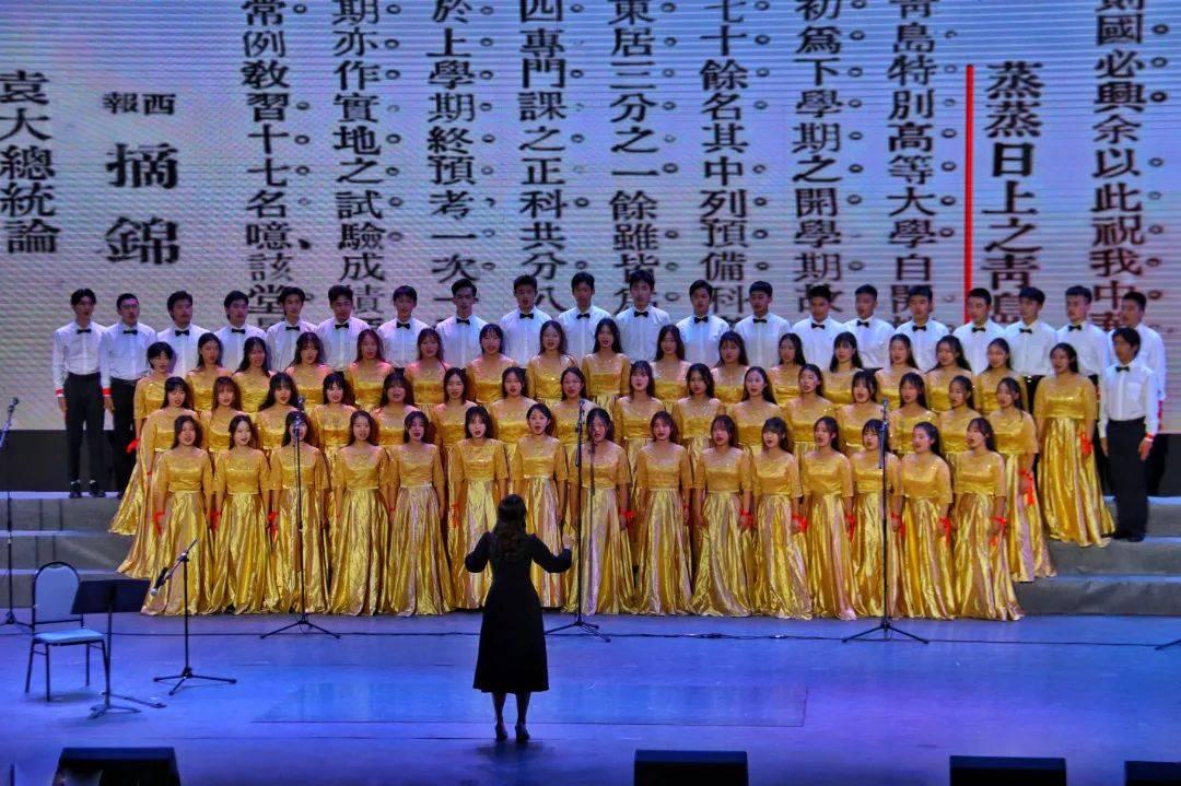 迷路的可爱男孩
